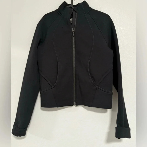 lululemon athletica Jackets & Blazers - Lululemon size 6 black zip up stretchy bomber jacket with breathable mesh